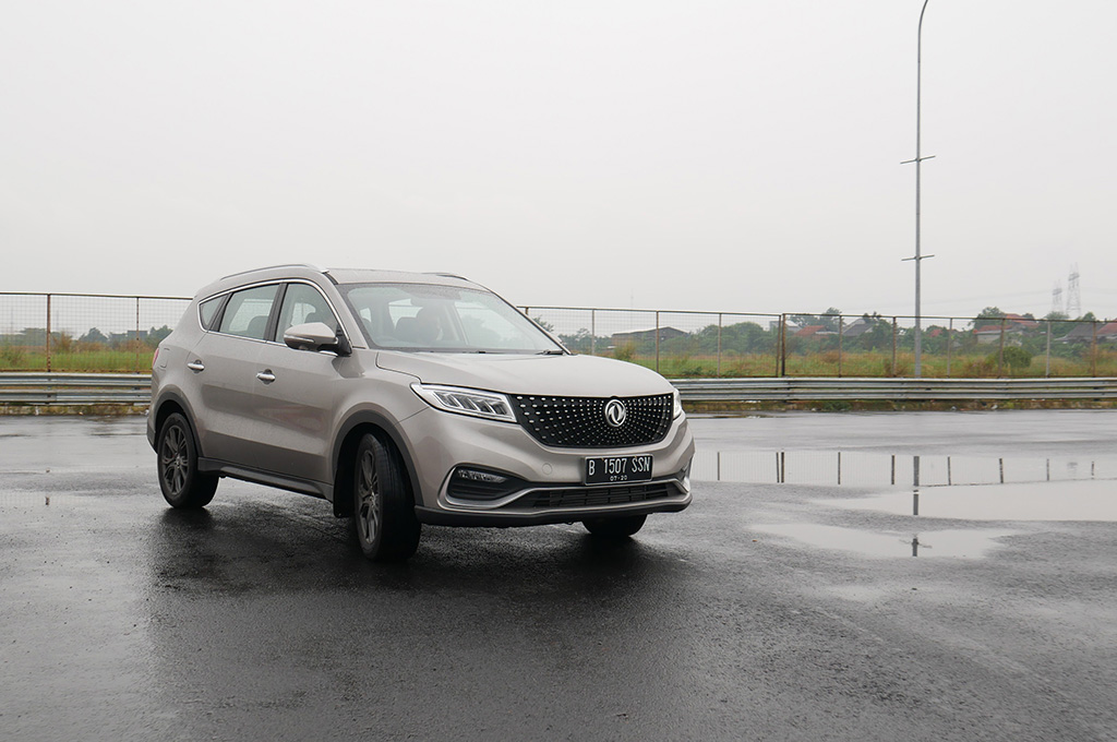SUV Termewah DFSK Hanya Dibanderol Rp 329 jutaan