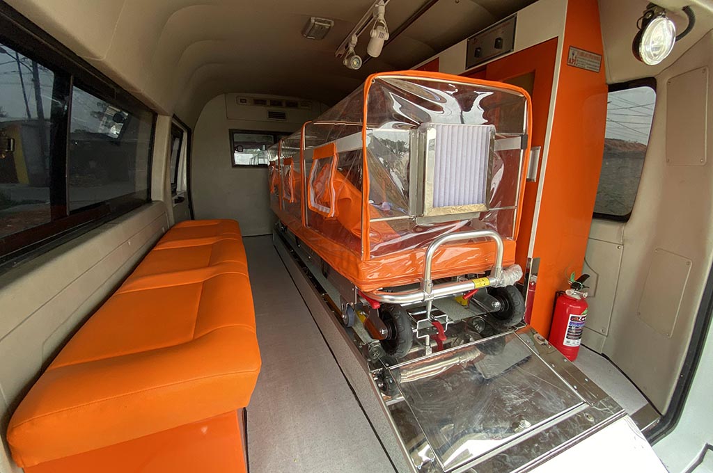 DFSK Super Cab Bertransformasi Menjadi Mobil Ambulans