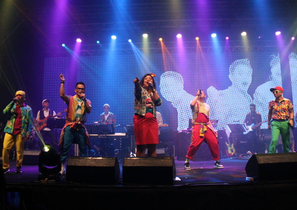 Nuansa Nostalgia dalam Konser Bebas: Pesta 90-an
