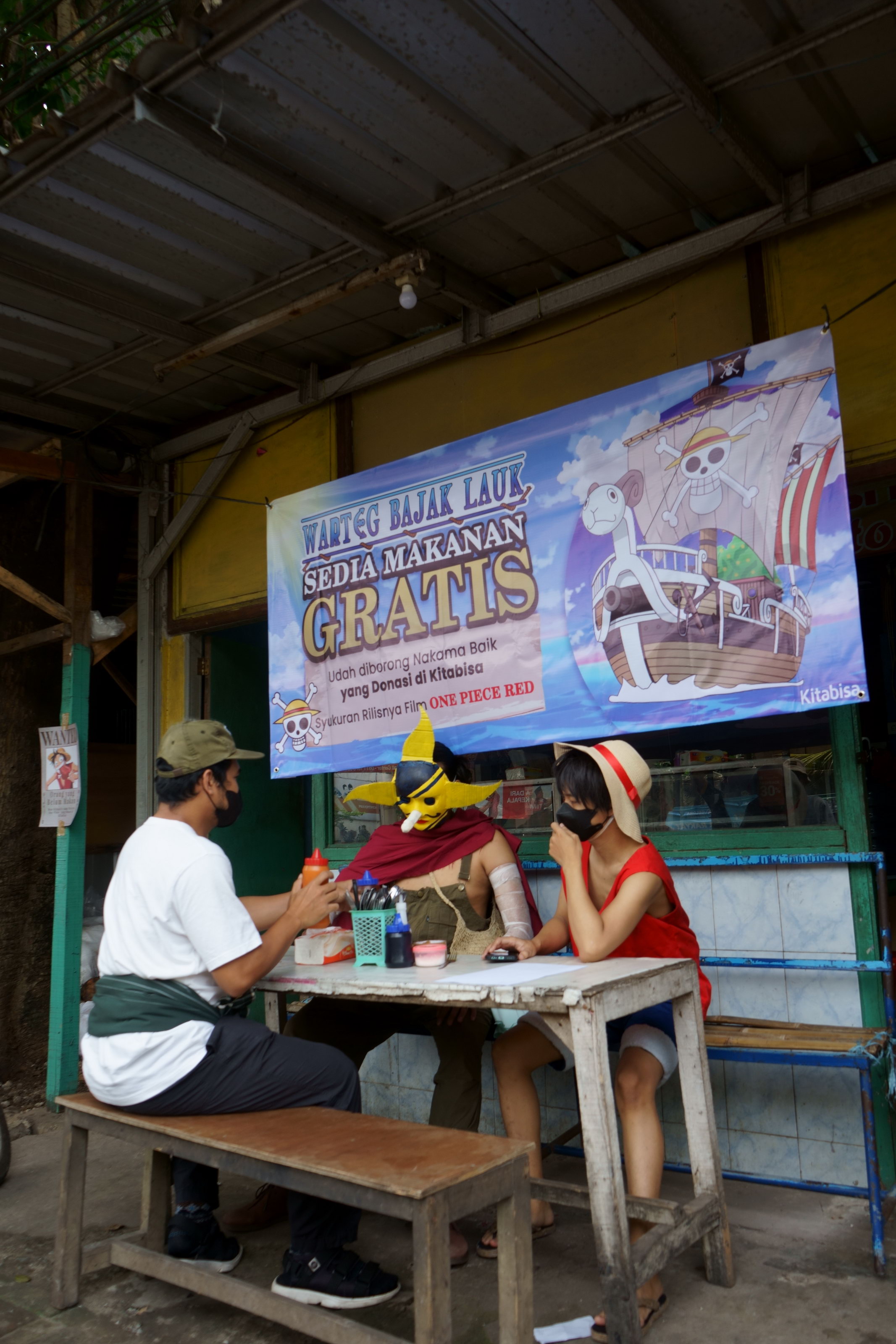 <i>Sugoi</i>! Syukuran Film One Piece: Red, Fans One Piece Buka Warteg Gratis