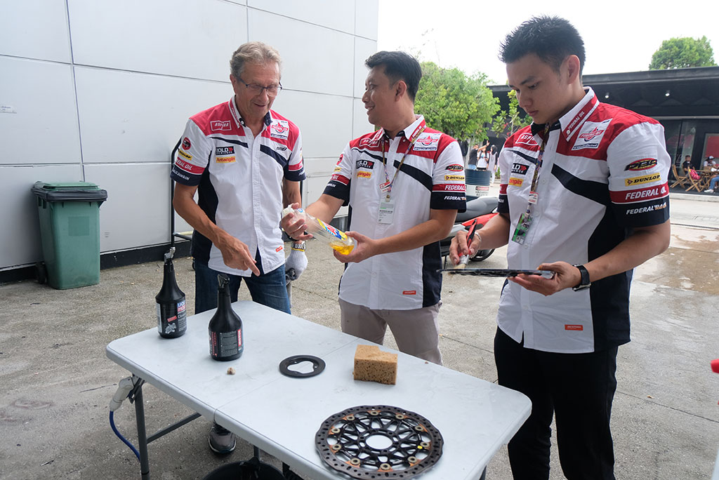 Budaya Kerja Mekanik Moto2 Bagus di Tiru di Indonesia