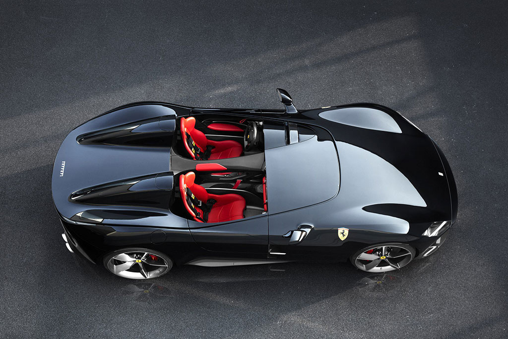 Ferrari Monza SP1 & SP2, Supercar Modern Rasa Klasik