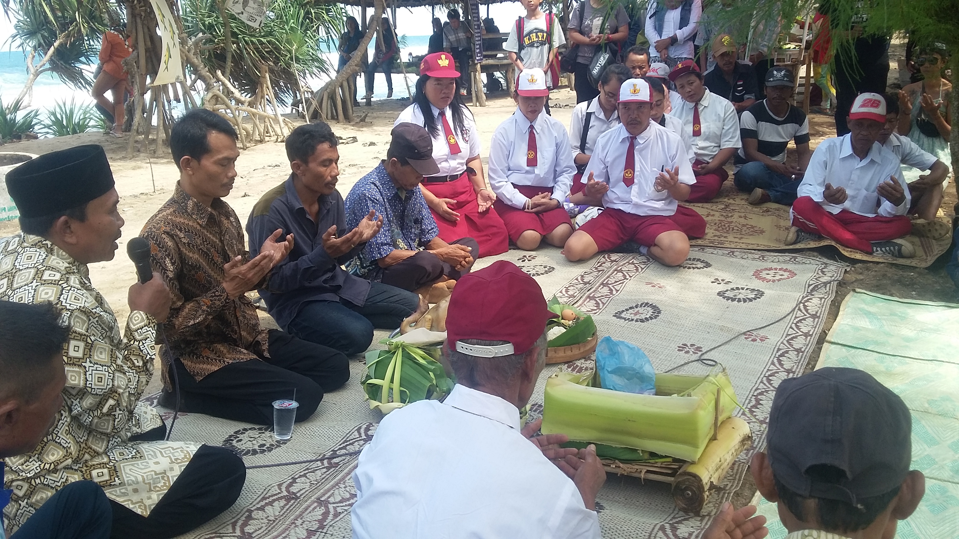 Festival Kathok Abang: Sebuah Ihtiar Menangkal Pemodal