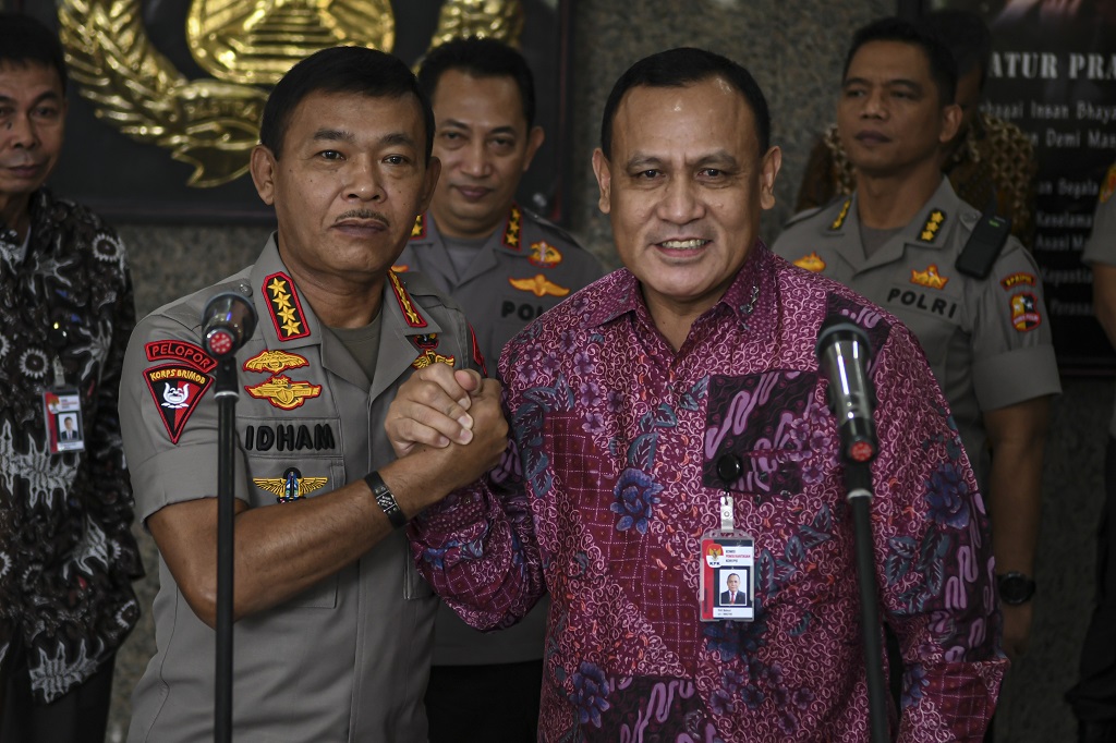 Firli Ngotot Penyidik Rossa Dikembalikan Ke Polri
