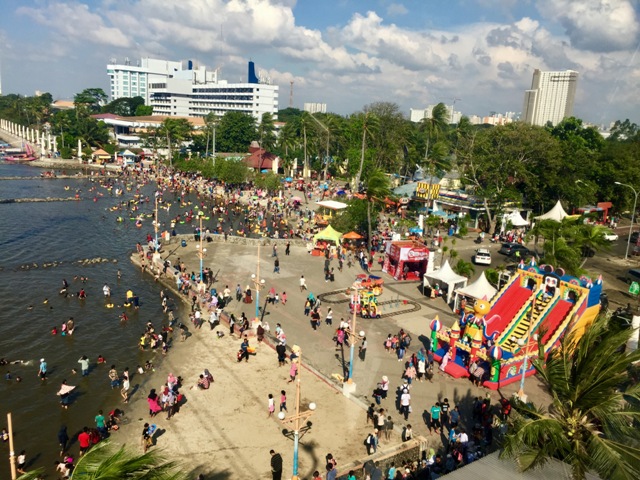 Menikmati Keindahan Ancol Dari Gondola