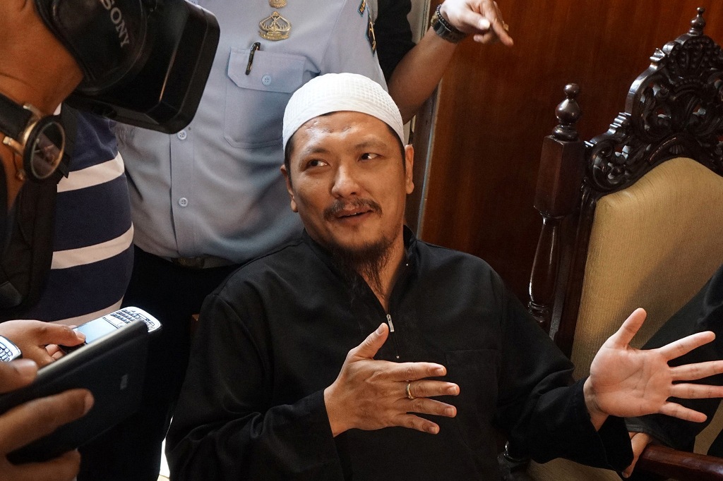 Nasib Haris Azhar di Tangan Kapolri