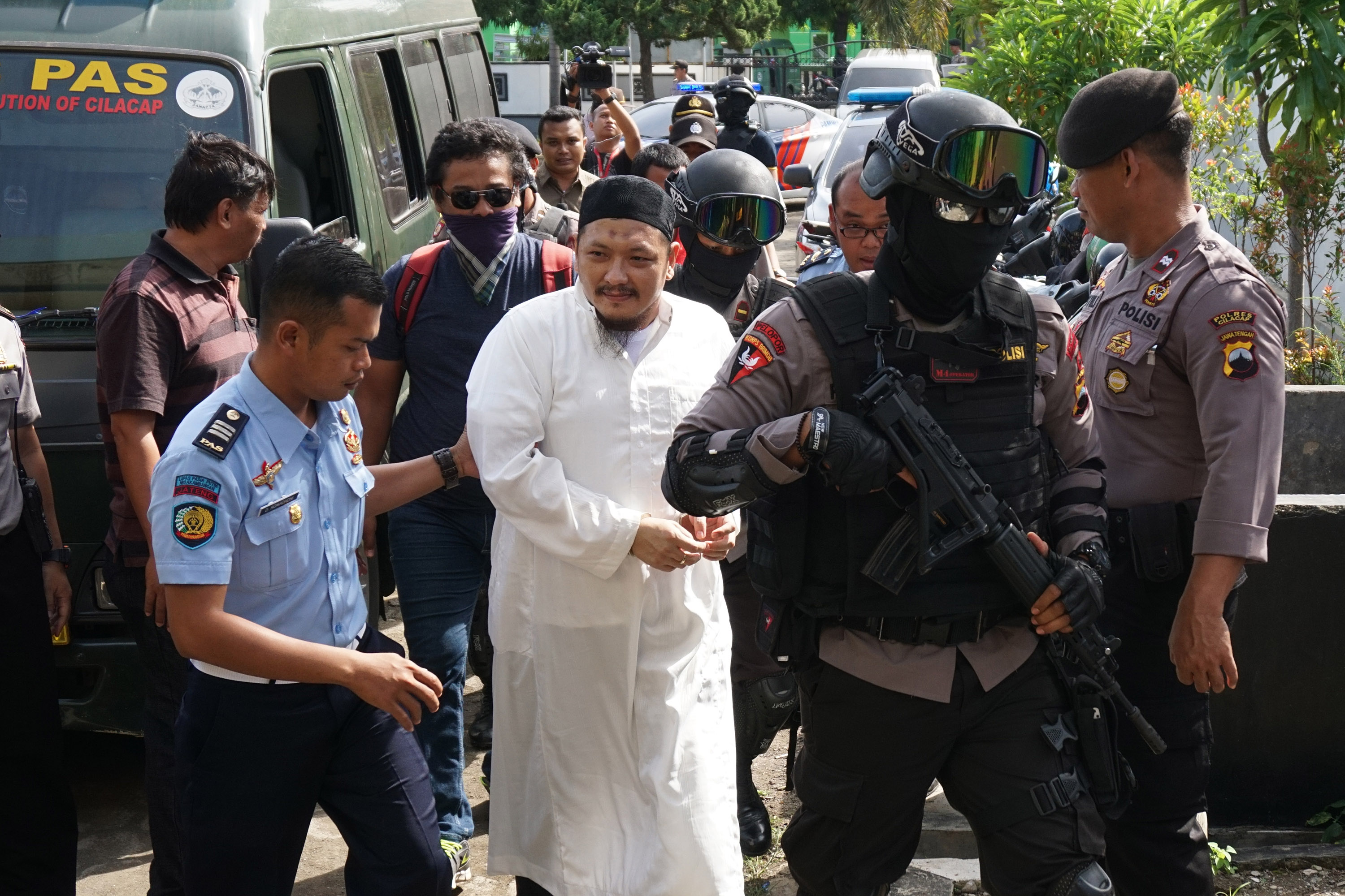 Rumah Duka Freddy Budiman Dipenuhi Warga
