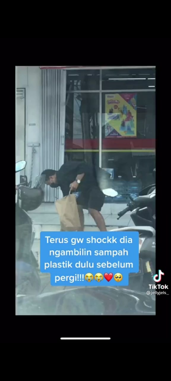 Viral di TikTok, Cewek Ini ‘Meleleh’ Lihat Pria Pemungut Sampah di Minimarket