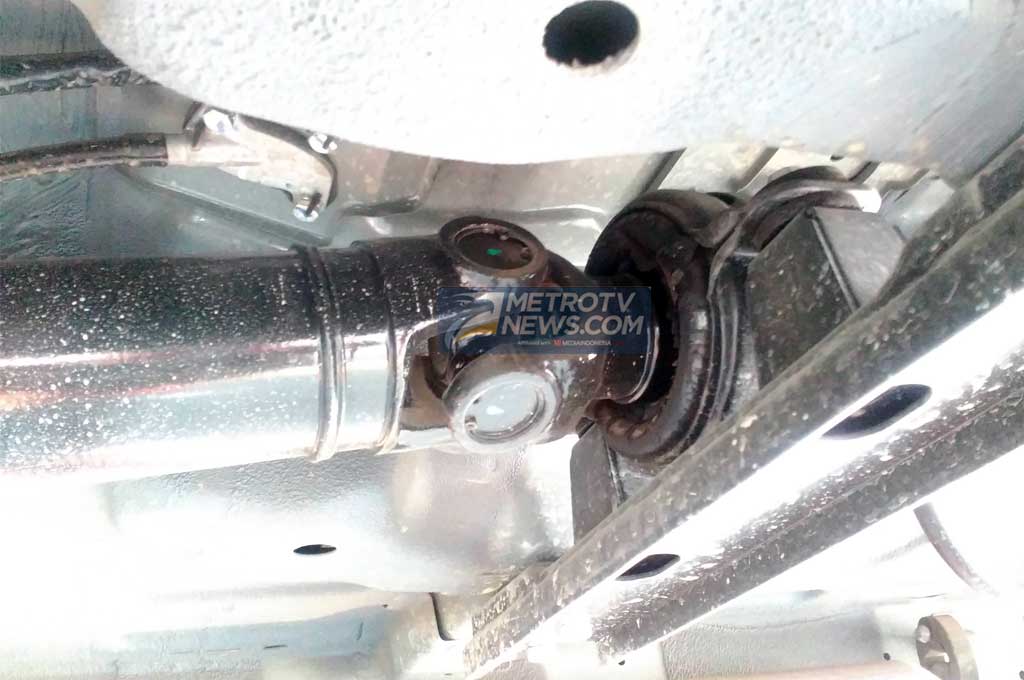 Mobil Penggerak Roda Belakang Wajib Cek Berkala Oli Gardan?