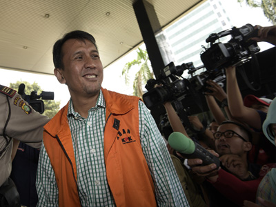 KPK Incar Tersangka Lain dalam Suap Gatot