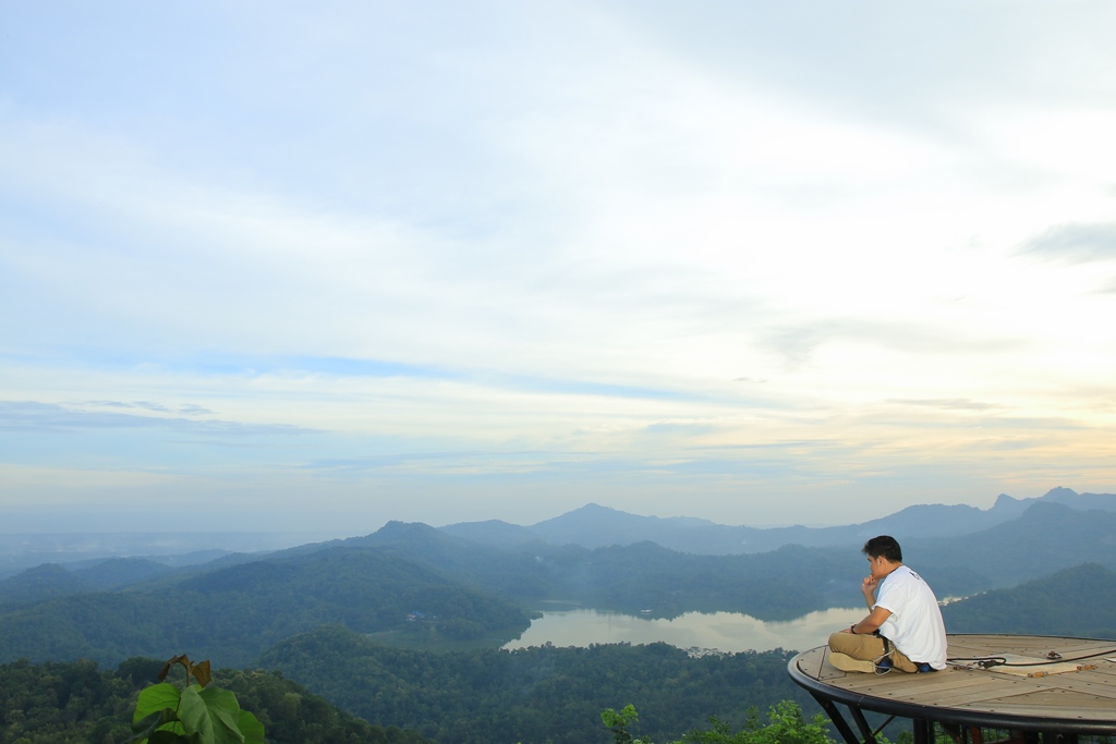 Menikmati Indahnya Wisata Alam Kalibiru