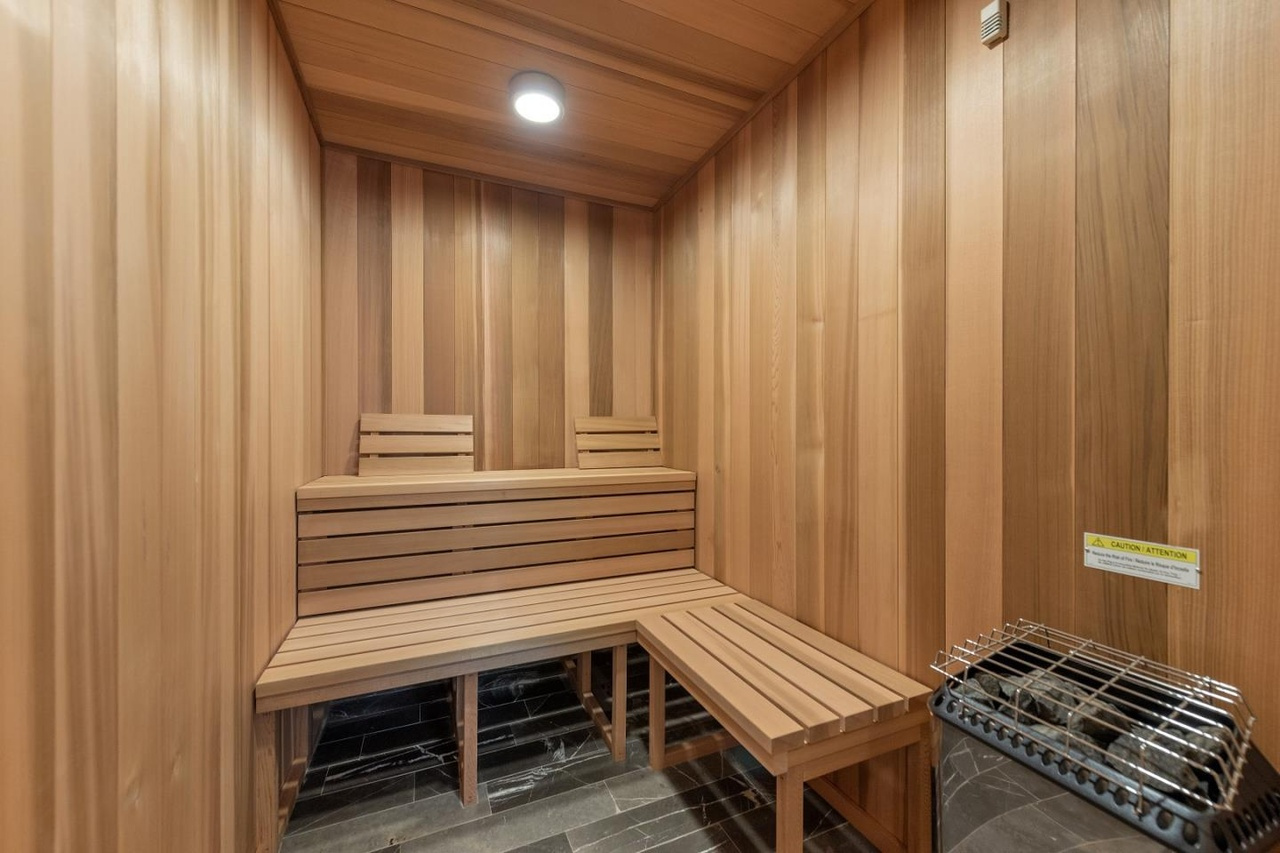 Punya Sauna hingga Bioskop, Rumah Mantan Bos Facebook Dijual Rp391 Miliar