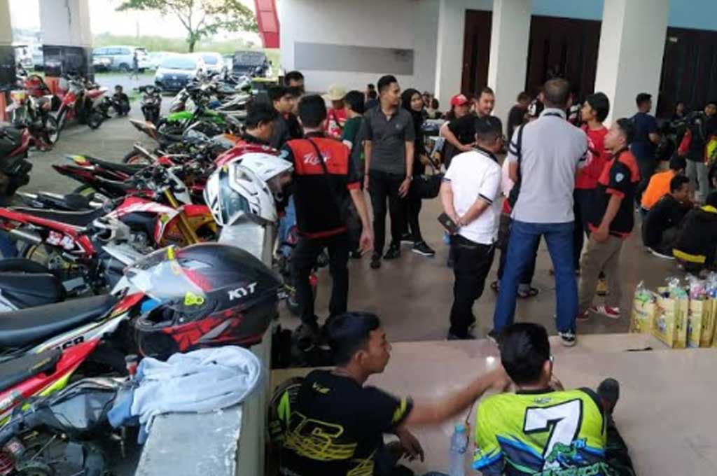 Evalube Gandeng Komunitas Motor Tebar Kebaikan di Bulan Ramadan