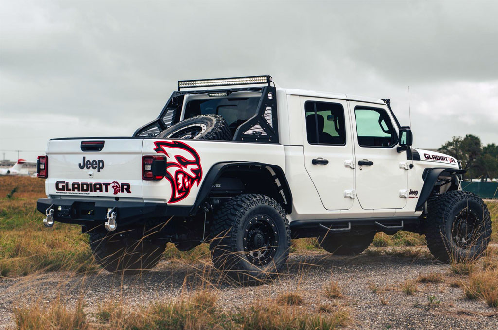 Modifikasi Jeep Gladiator Hellcat dengan Performa Off Road