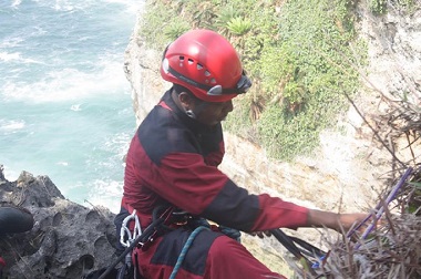 Lahar dan Gudel Taklukkan Merapi untuk Angkat Tubuh Erri 