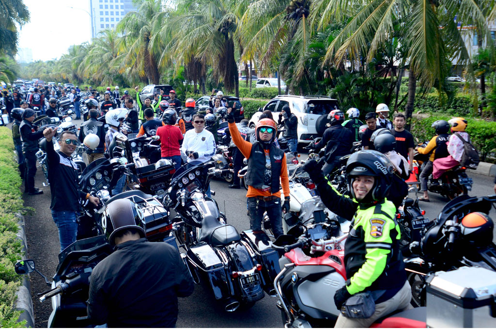 Ratusan Bikers Jajal Harley-Davidson Terbaru saat Sunmori