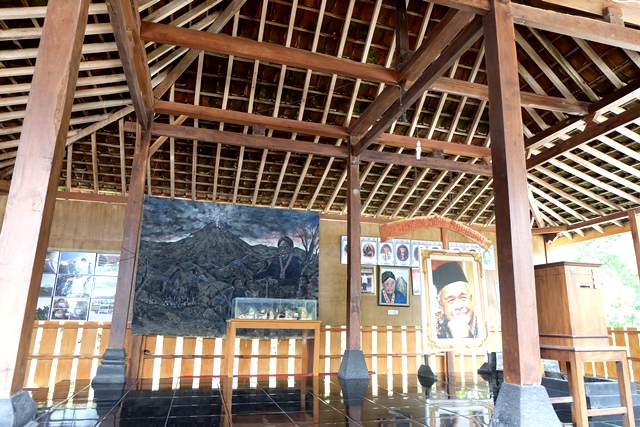 Melihat Prosesi Adat Labuhan Hargo Merapi