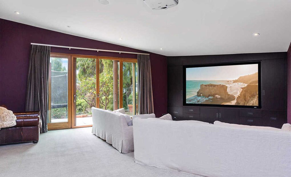 Chris dan Liam Hemsworth Jual Rumah di Malibu Rp71 Miliar