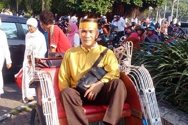 Bukannya Naik Haji, Hidayat dan Istri malah 'Ditahan' di Filipina
