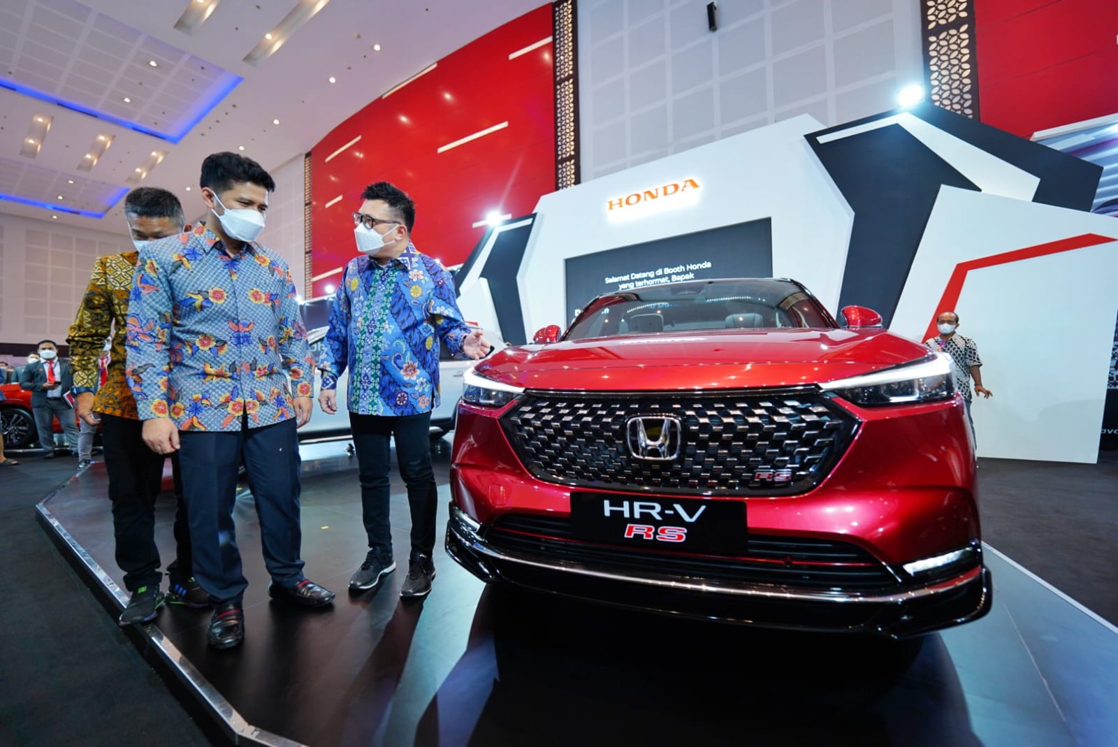 Mau Ke IIMS Surabaya Beli Mobil? Ini Daftar Promonya