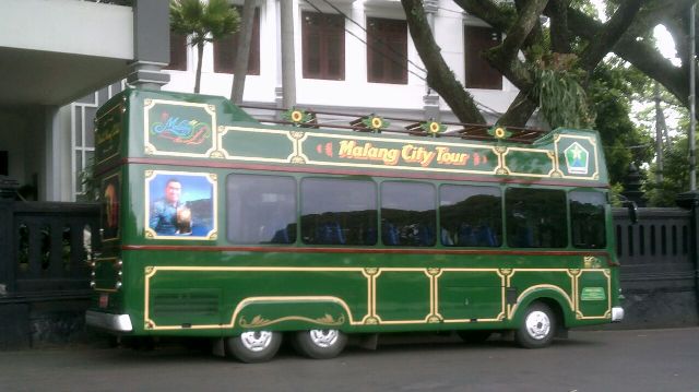 Keliling Kota Malang ala <i>Double</i> <i>Decker</i> di London