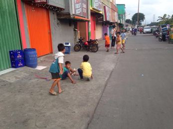 Potret Kehidupan Anak-anak dan Pengajian Rutin di Kalijodo 
