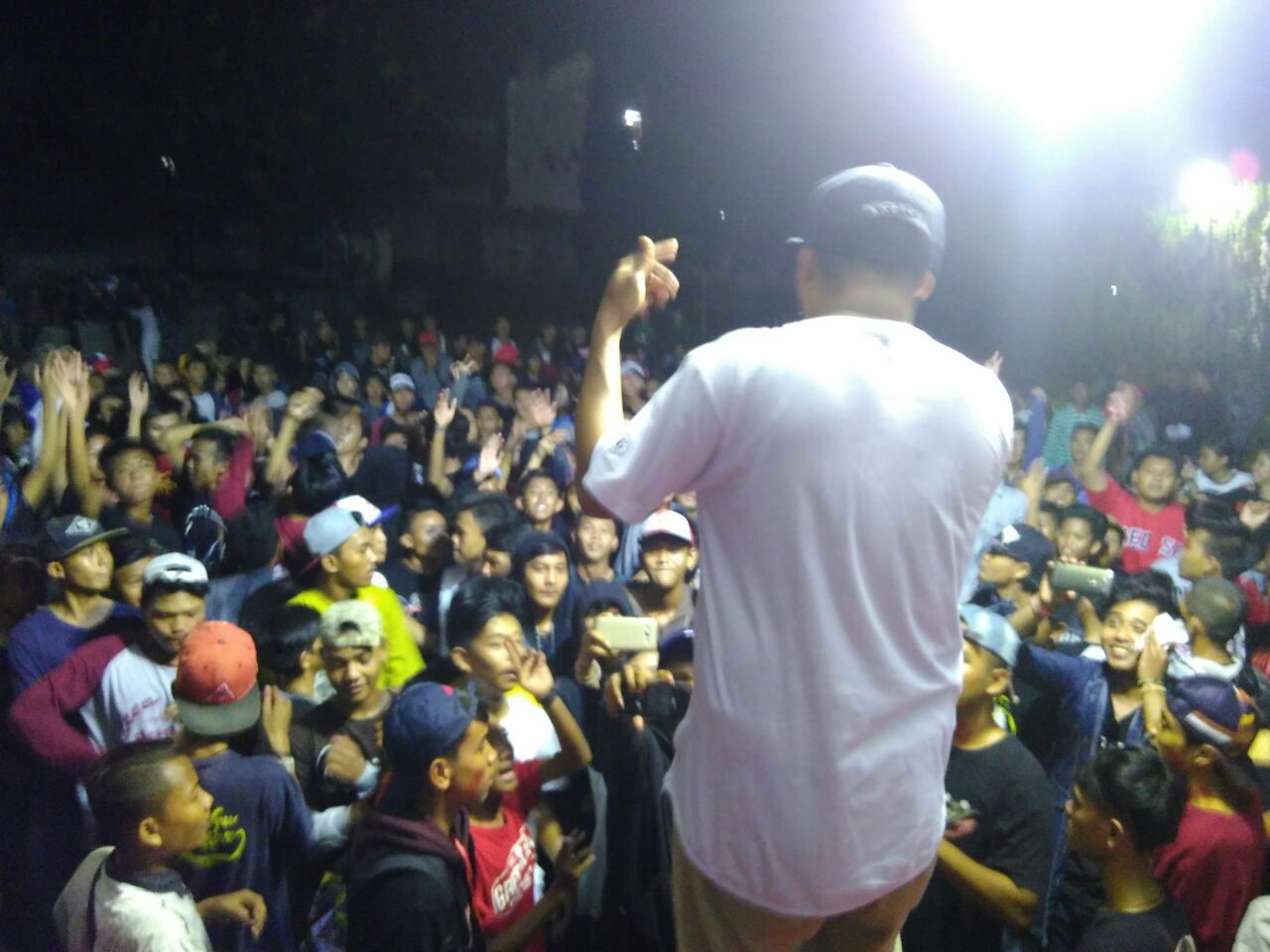 Lirik Lagu 8ball Kok - Arsia Lirik