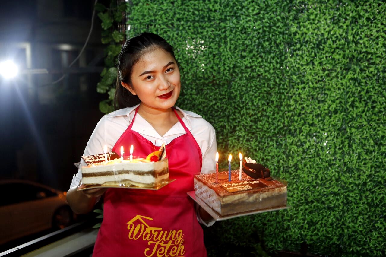 Menikmati Nasi Liwet di Warung Teteh