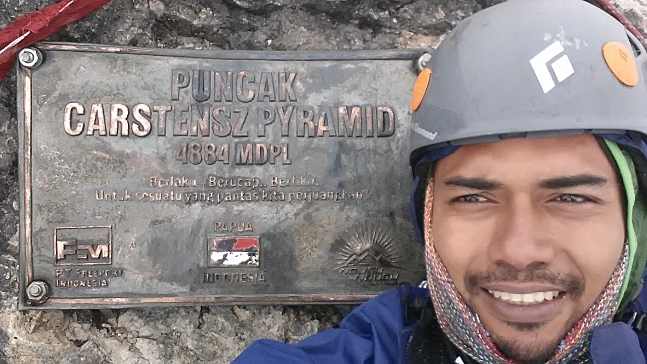 Bayu Djatmiko, Orang Maluku Pertama Mendaki 7 Puncak Tertinggi Indonesia