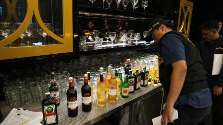 Ribuan Botol Minuman Keras Disita Bea Cukai Malang