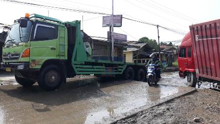 Mulai 14 Desember, Truk Dilarang Melintas di Kabupaten Tangerang