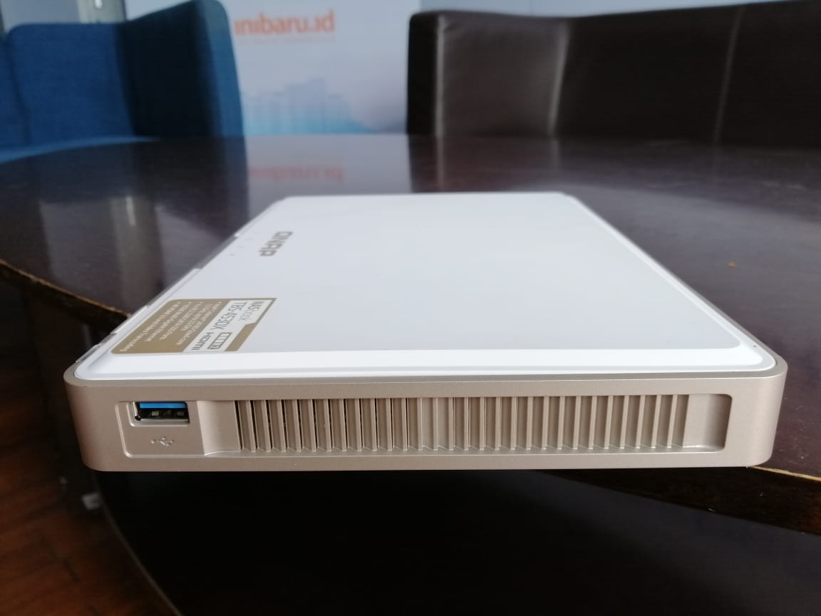 QNAP TBS -453DX, NAS Teramping dan Desain Menawan