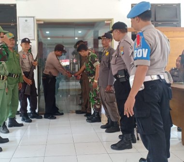 Polresta Sidoarjo Kawal Rekapitulasi di Tingkat Kecamatan