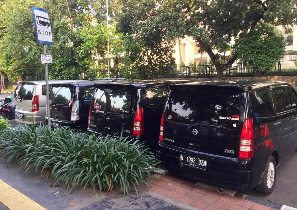 Bakti Sosial SIB Berbagi Takjil dan Makanan di Jalanan