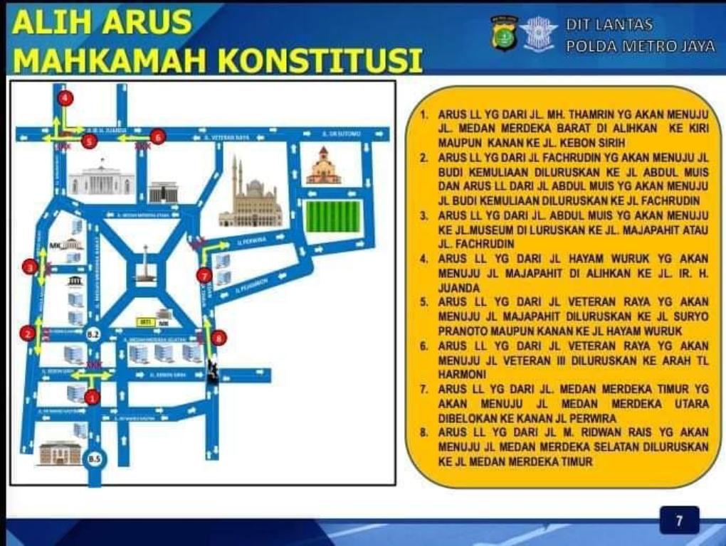 Jalan di Sekitar Gedung MK Ditutup