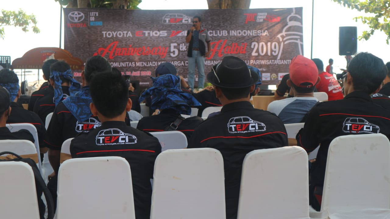 Di HUT Ke-5 TEVCI Pamer Seni Debus