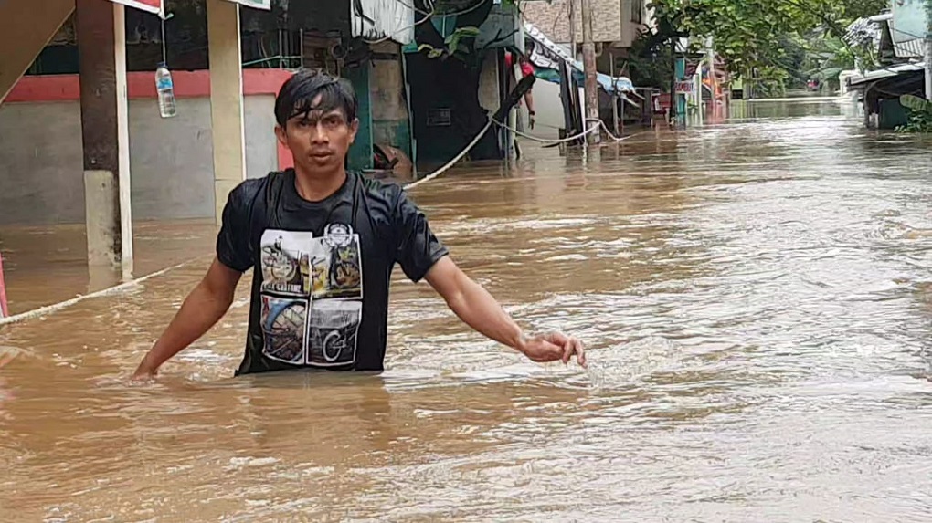 683 Warga Cipinang Melayu Diungsikan