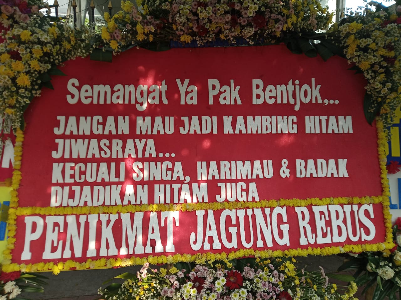 Karangan Bunga Buat Benny Tjokro Dinilai Bentuk Intervensi