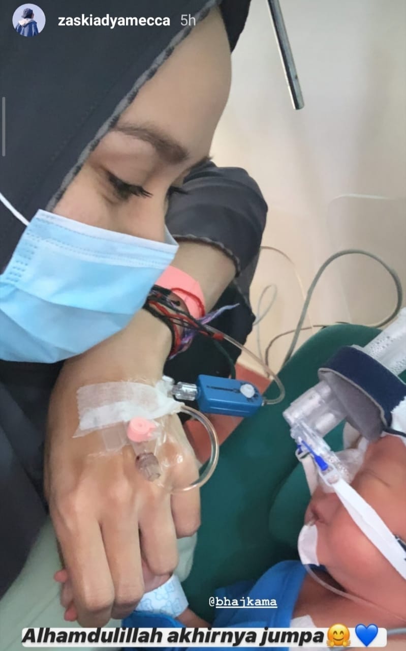 Zaskia Adya Mecca Sedih Anak Kelimanya Alami Gangguan Pernapasan