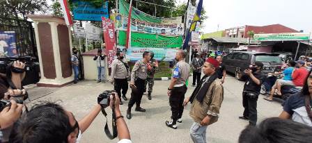 2 Kelompok Massa di Tangerang Bentrok