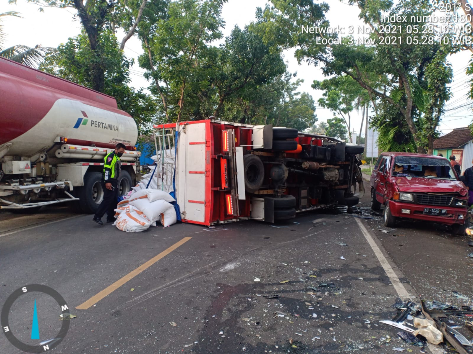 Truk dan 2 Mobil Tabrakan di Malang, Satu Penumpang Tewas