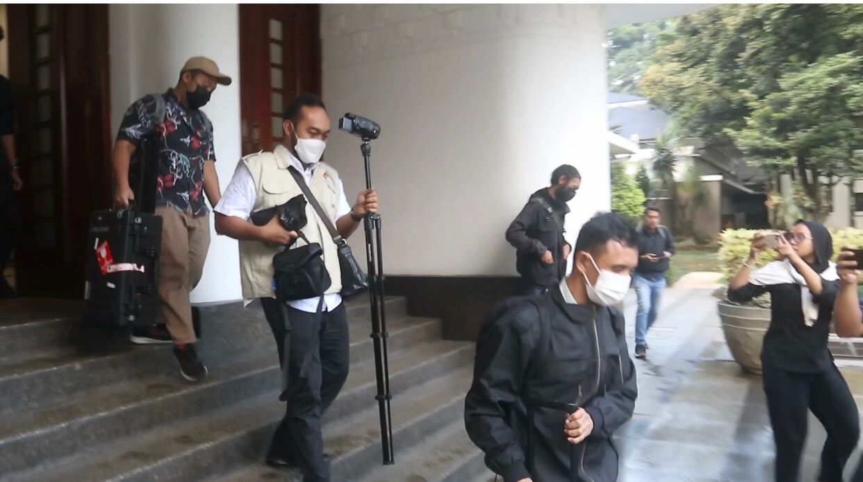 KPK Sita Sejumlah Dokumen dari Ruangan Wali Kota Bandung