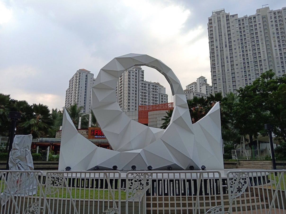 Oppo F9, Setengah Hati dan tak Menggugah