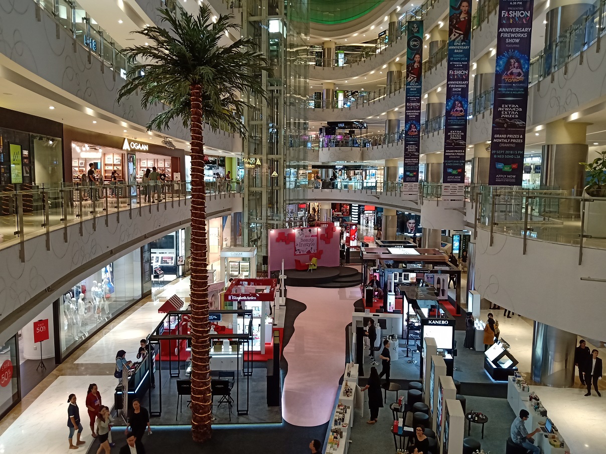 Oppo F9, Setengah Hati dan tak Menggugah