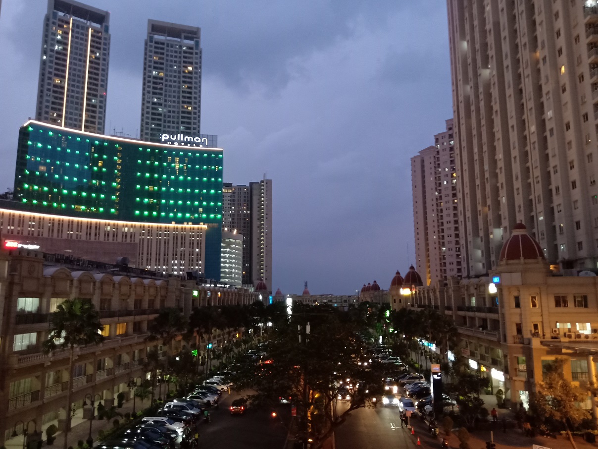 Oppo F9, Setengah Hati dan tak Menggugah