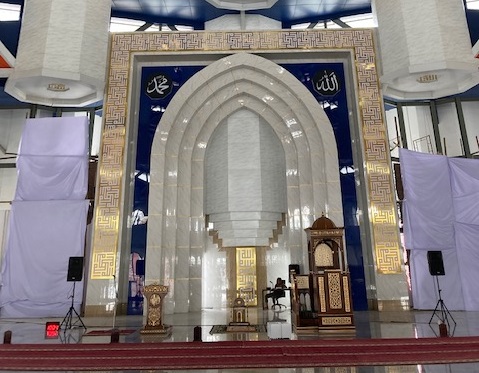 Intip Megahnya Masjid 99 Kubah Makassar