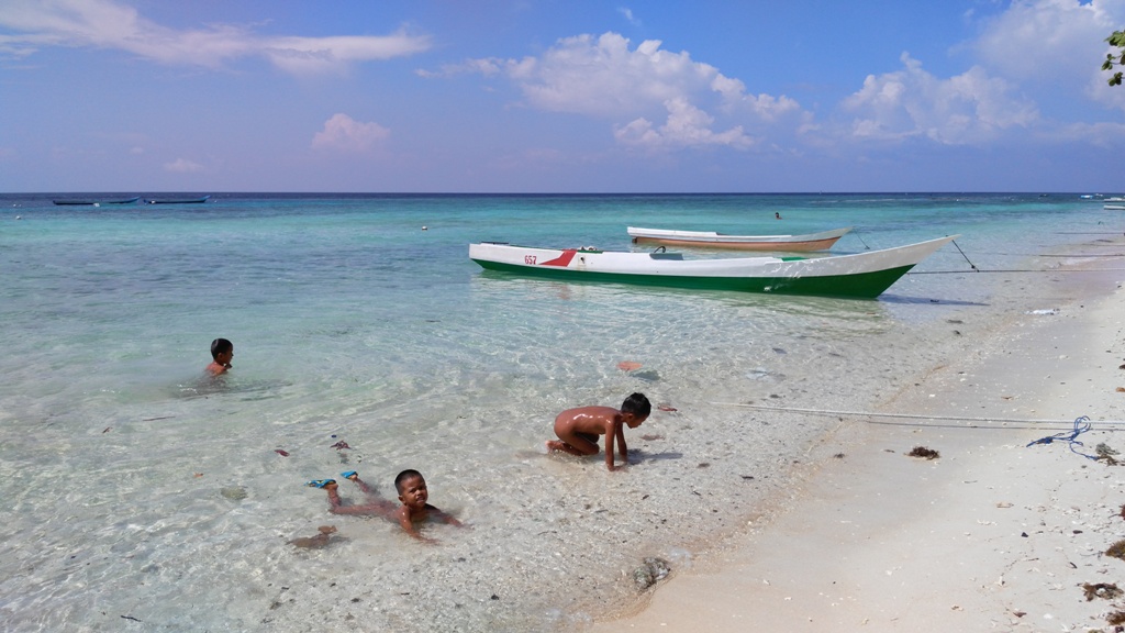 Exotism of Cemara Beach and Molii Sahatu Spring in Wakatobi