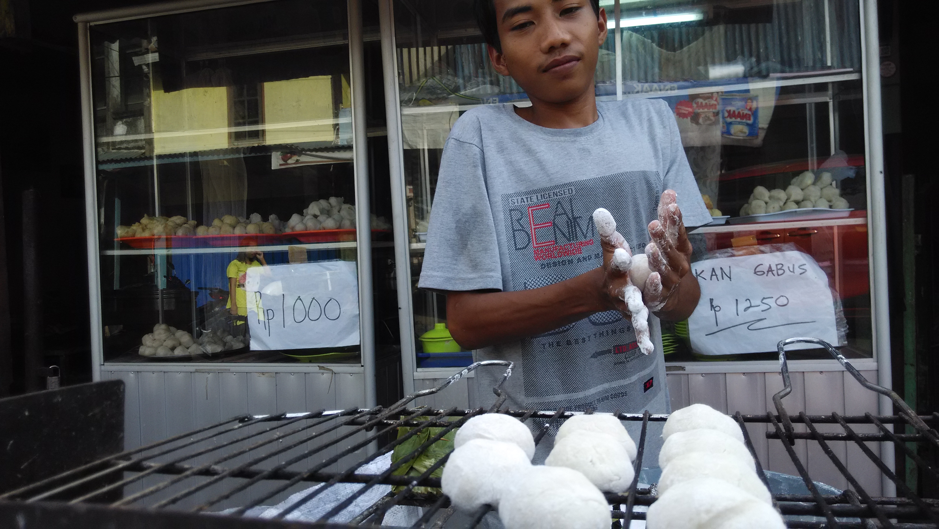 Pempek Panggang Makanan Khas Palembang dengan Sensasi Berbeda