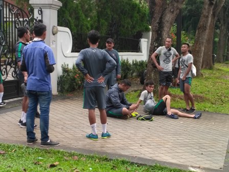 Usai Latihan, Bus Timnas U-22 Mogok di Jalan