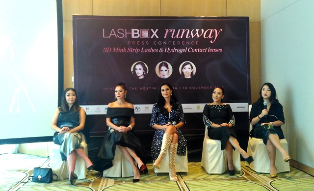 Tips Memakai Bulu Mata ala Marissa Nasution